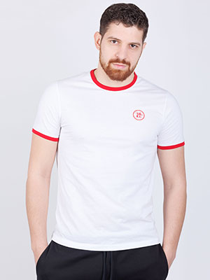 Λευκό μπλουζάκι με κόκκινη στάμπα - 96456 - € 23.62