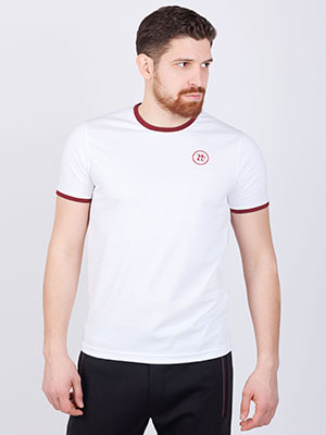 Tshirt in white with an accent on the c - 96457 - € 23.62