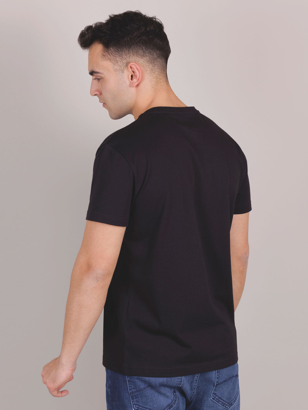 Μπλουζάκι σε μαύρο χρώμα με στάμπα - 96459 € 23.62 img2