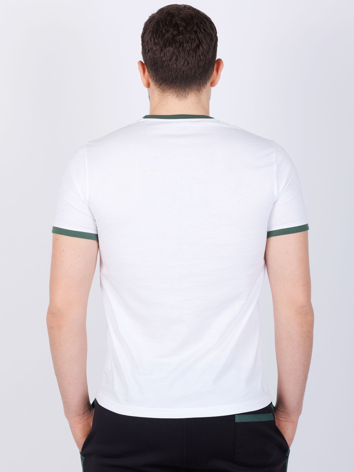 Κοντομάνικη μπλούζα με πράσινη στάμπα - 96467 € 23.62 img3