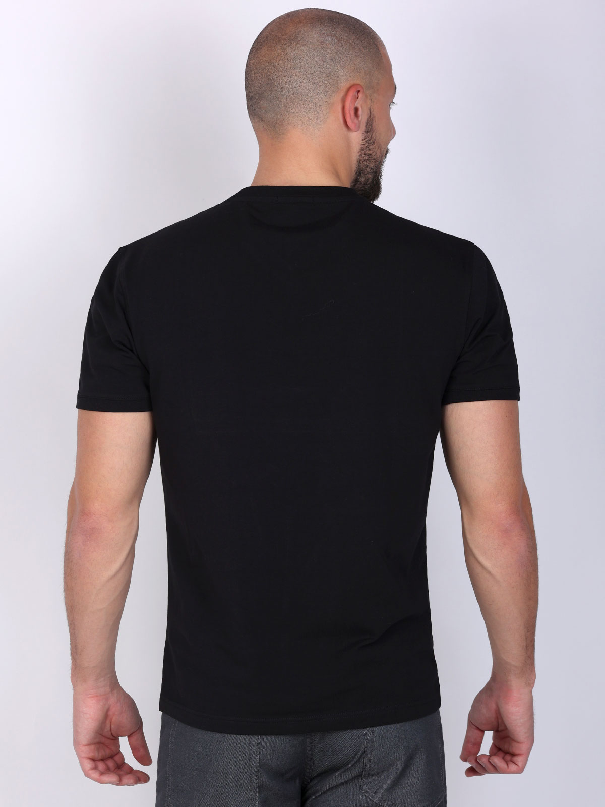 Μαύρο καθαρό μπλουζάκι - 97020 € 20.25 img4