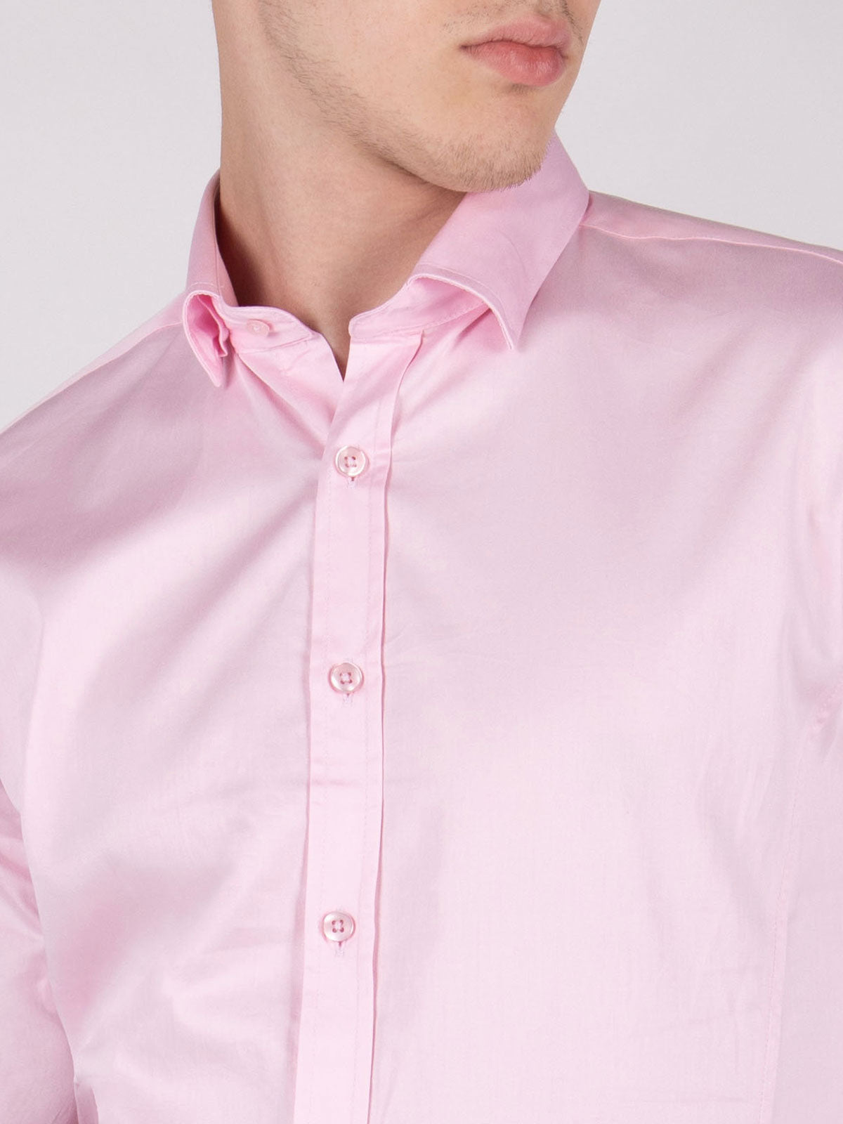 Класическа светло розова риза