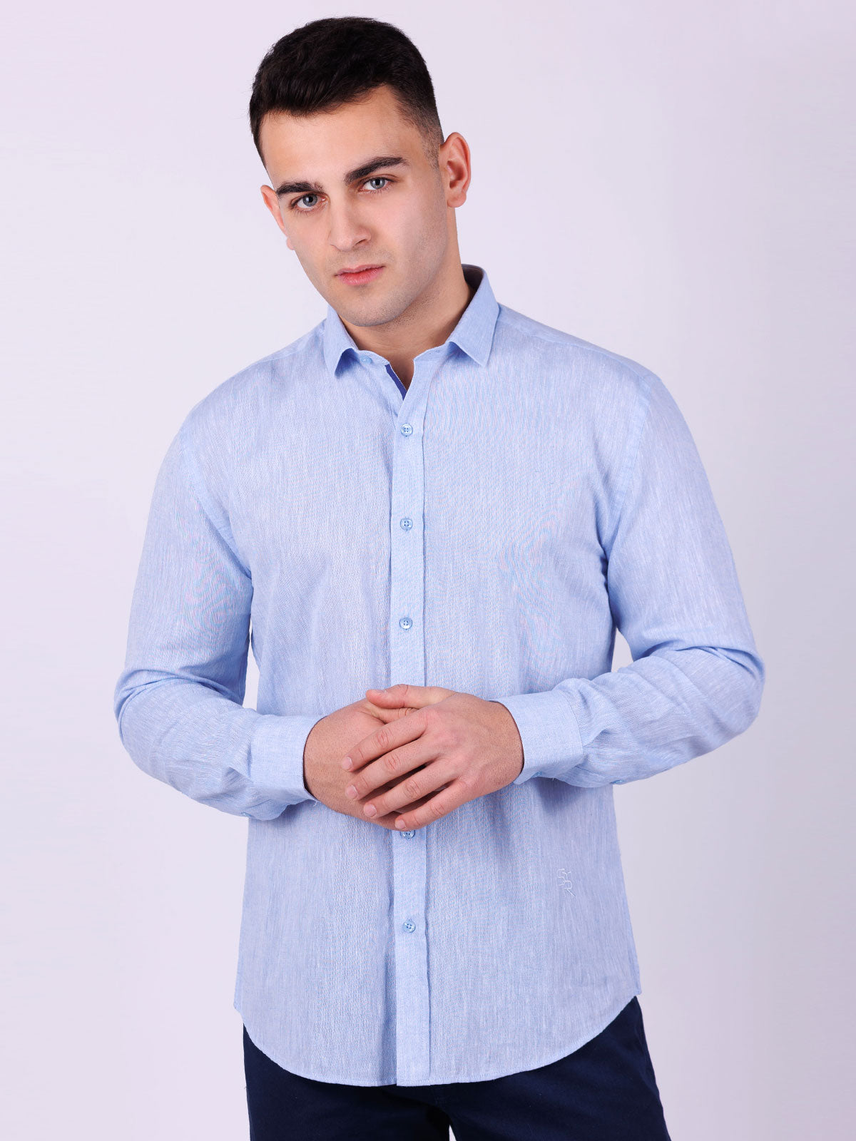 Риза от лен и памук в светло синьо