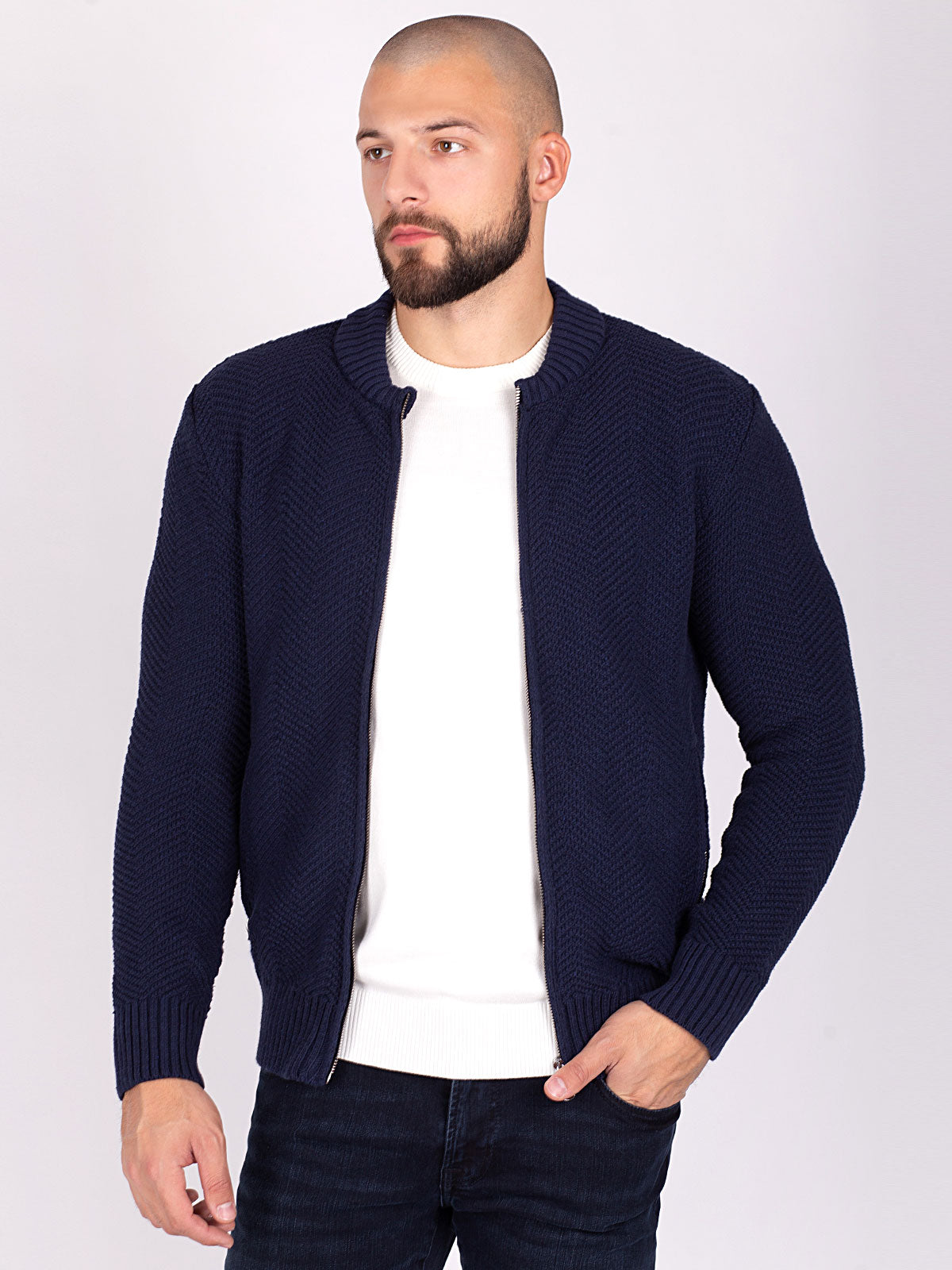 Жилетка с едра плетка в синьо