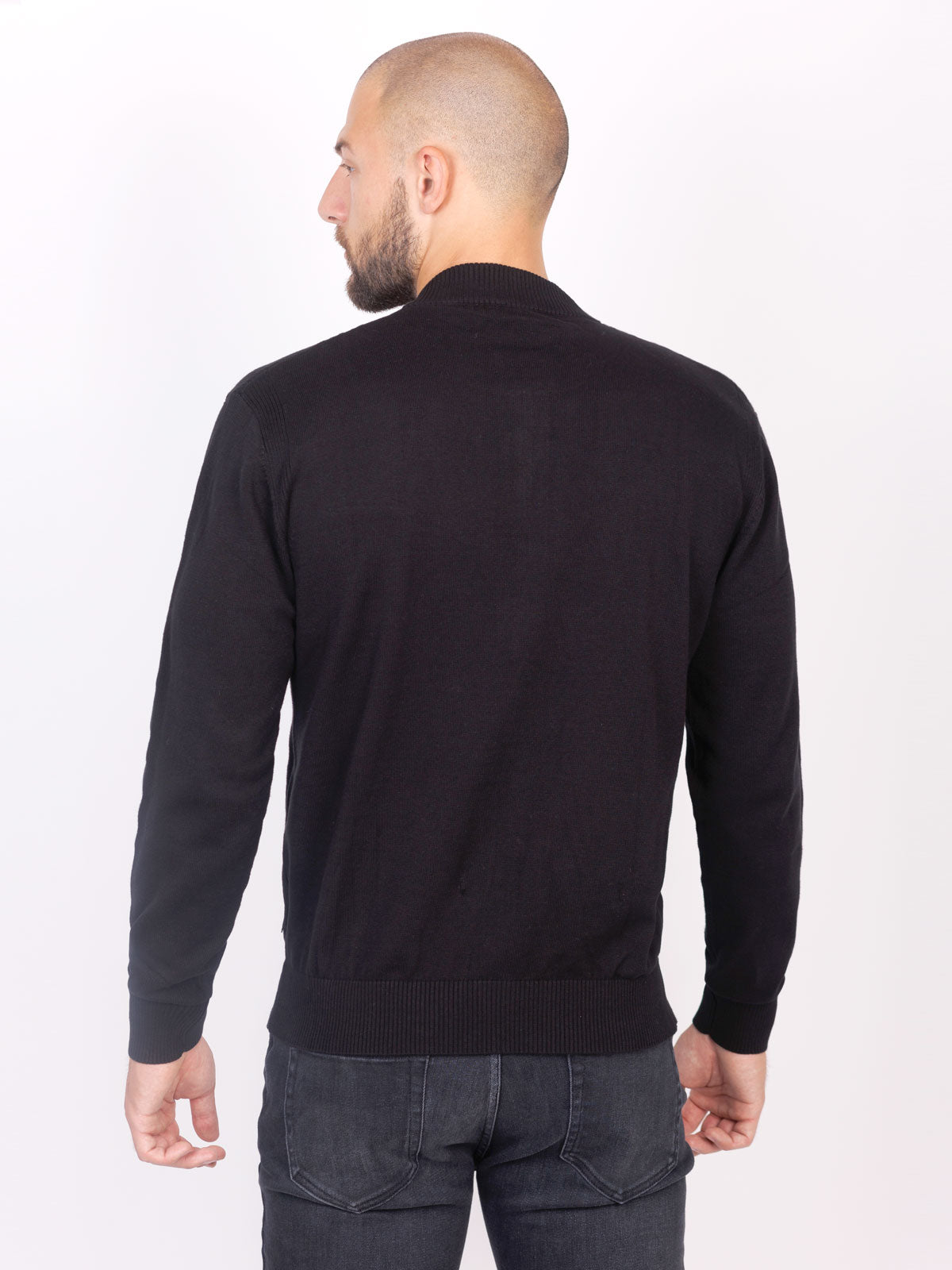 Мъжка жилетка в черно