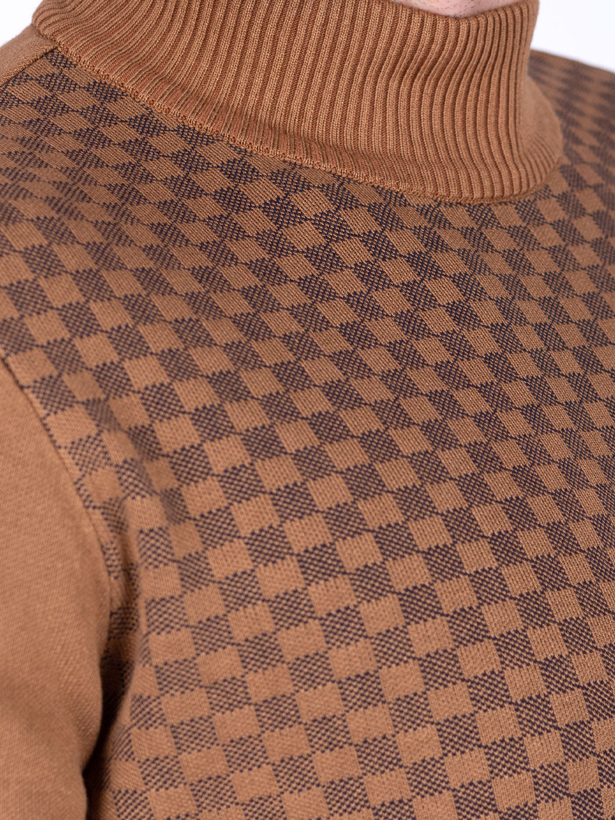 Полуполо в шахматно кафяво