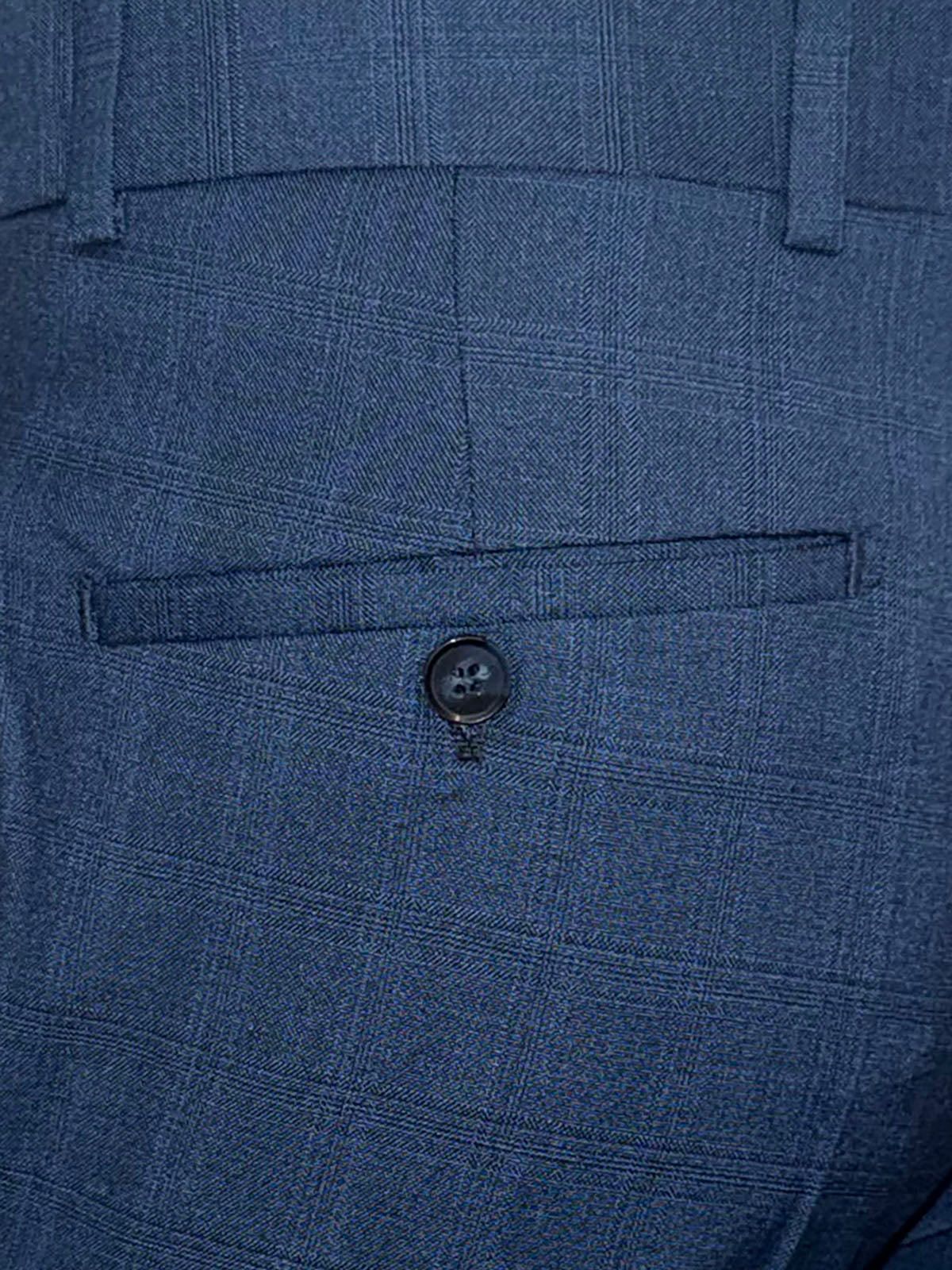 Класически панталон на тъмно синьо каре