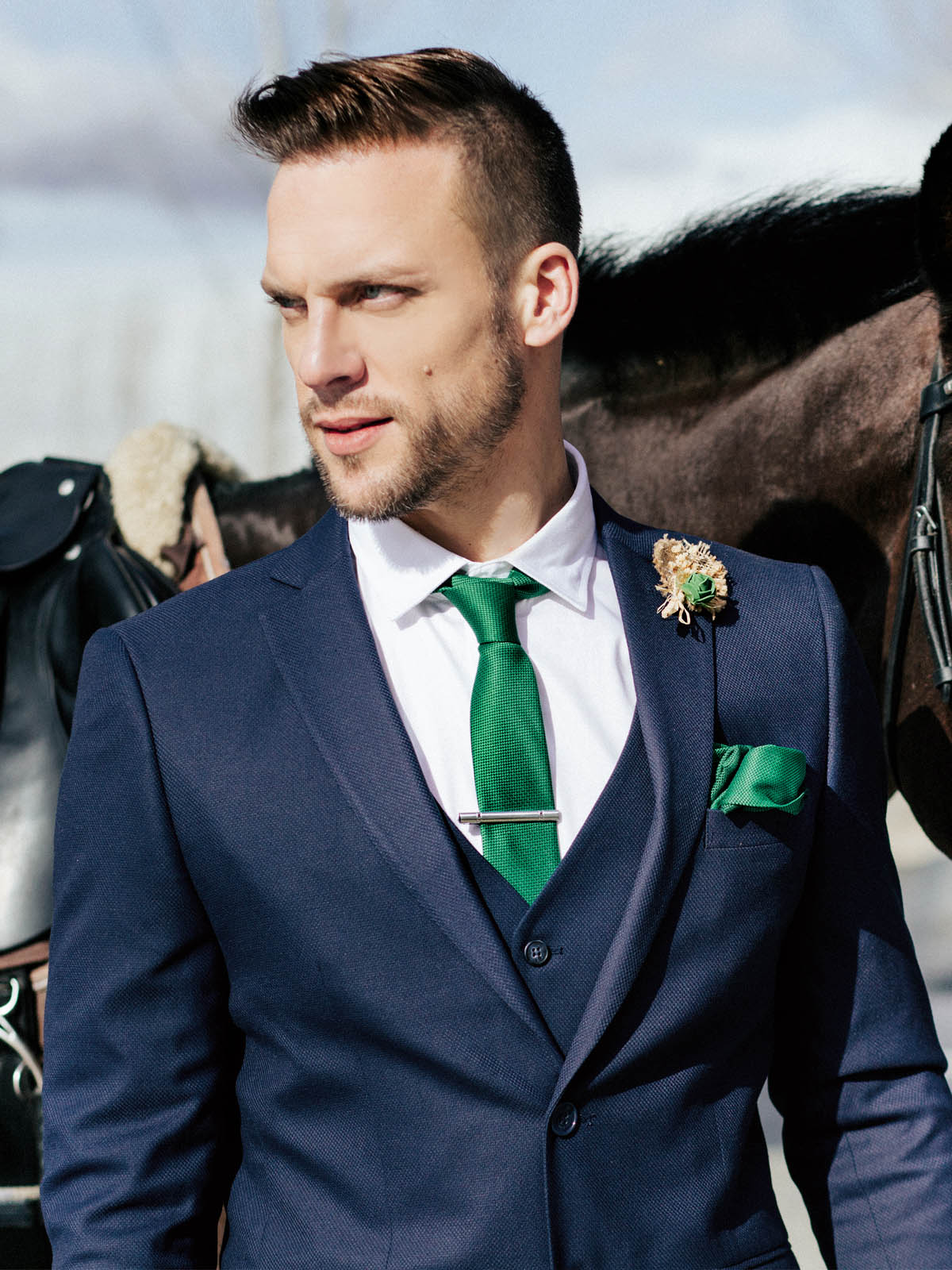 Сако на клетка вталена линия