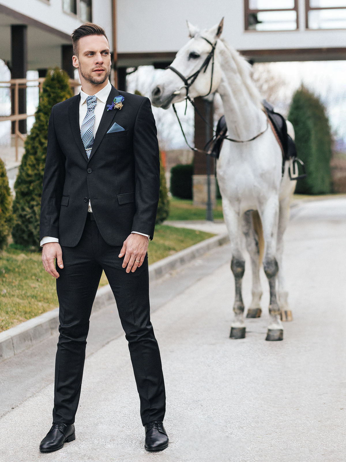 Черно сако на ситни кетки