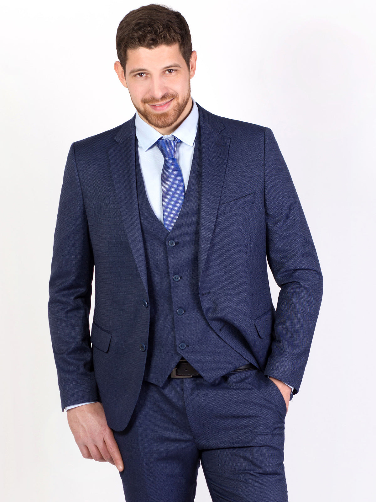 Елегантно синьо сако с релеф на точки