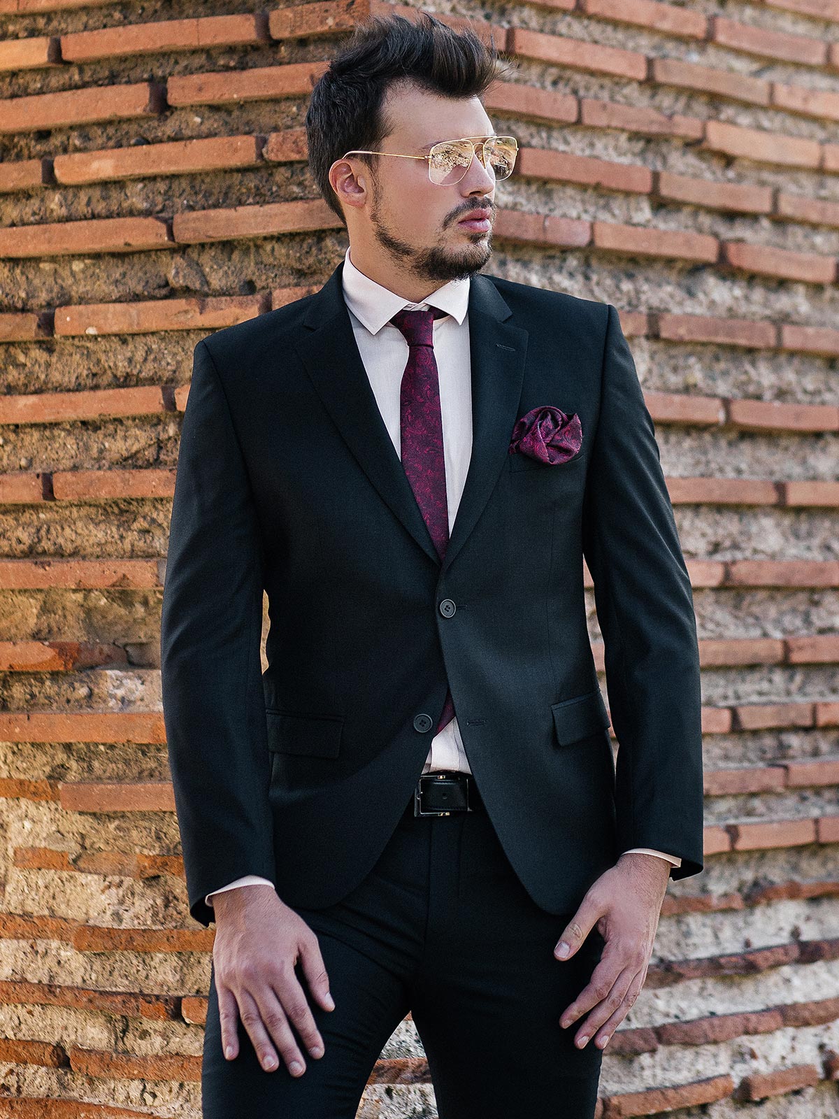 Черен елегантен костюм