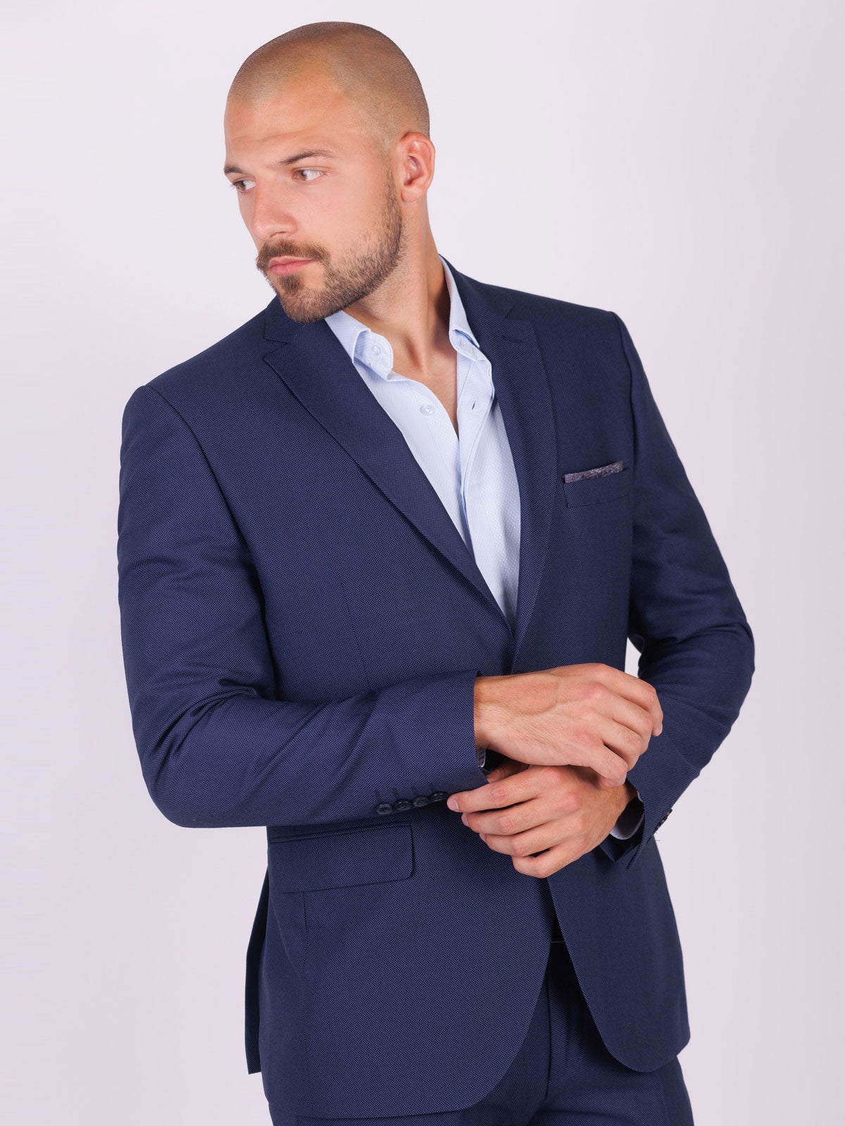 Тъмносин мъжки костюм от две части