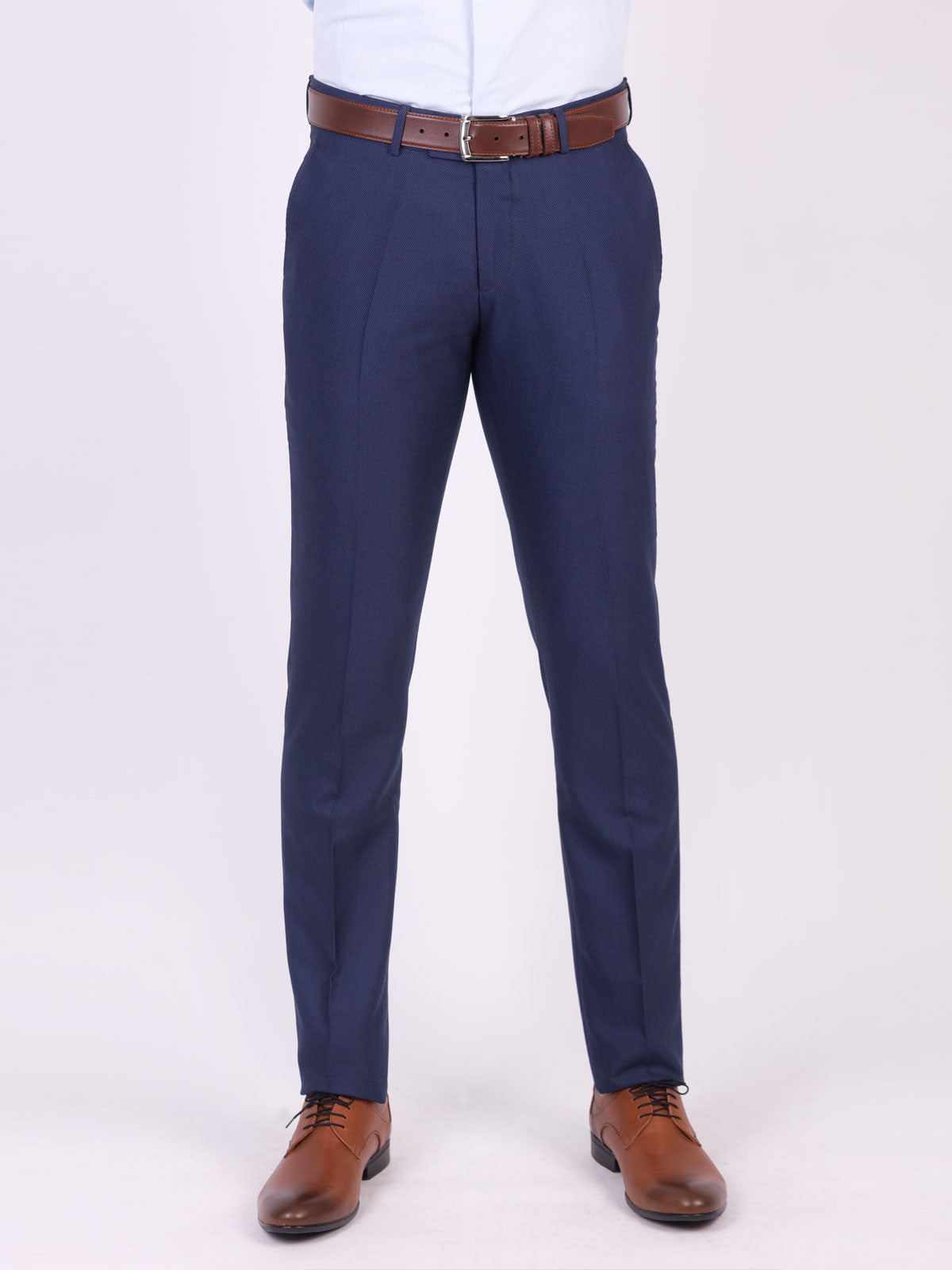 Тъмносин мъжки костюм от две части