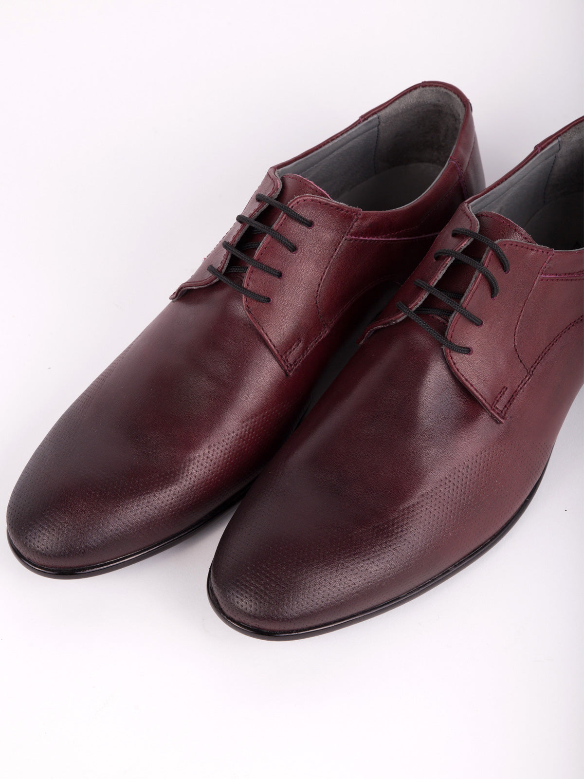 Класически обувки бордо