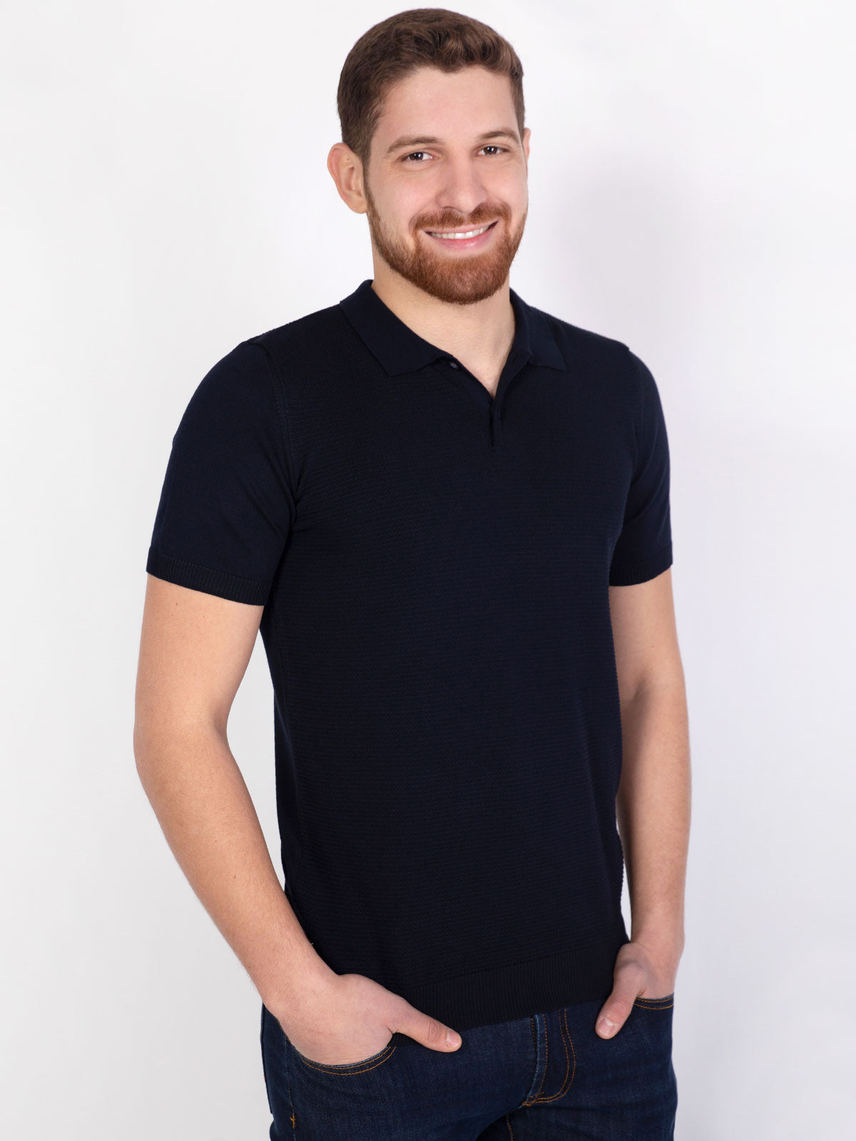 Плетена тениска в тъмно синьо