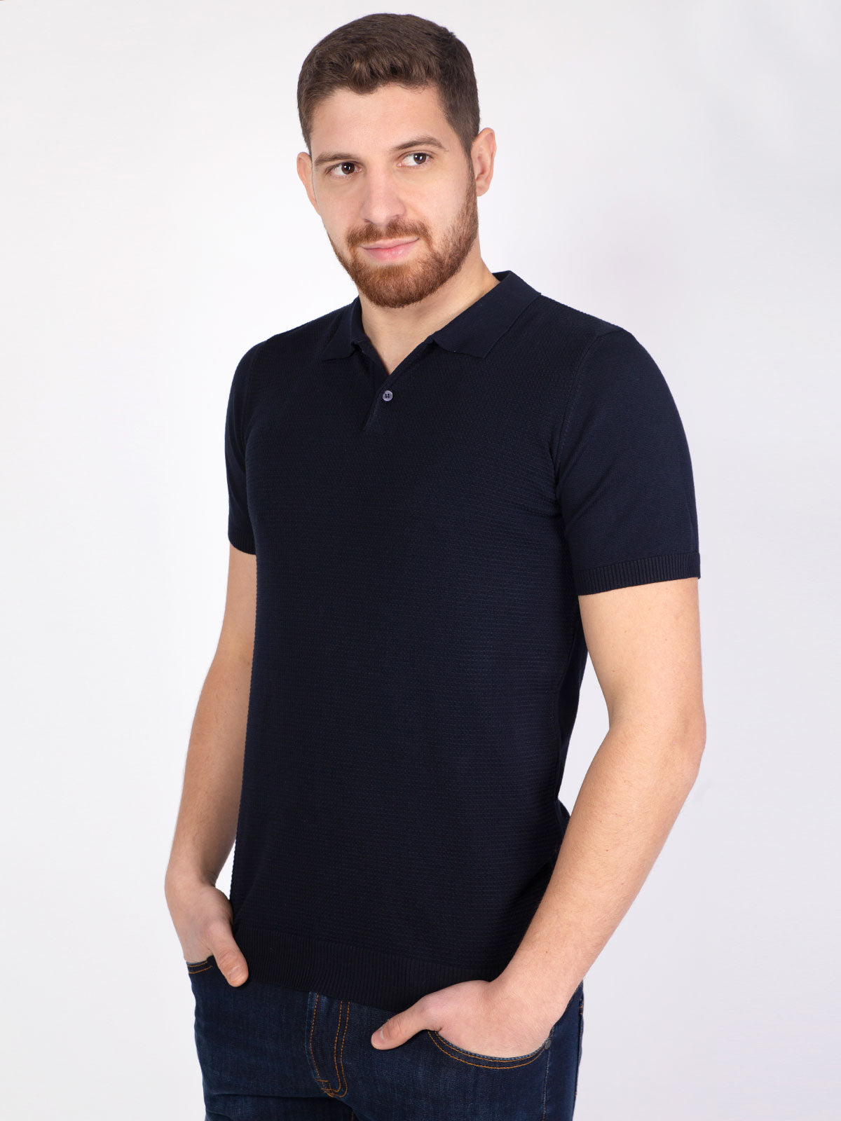 Плетена тениска в тъмно синьо