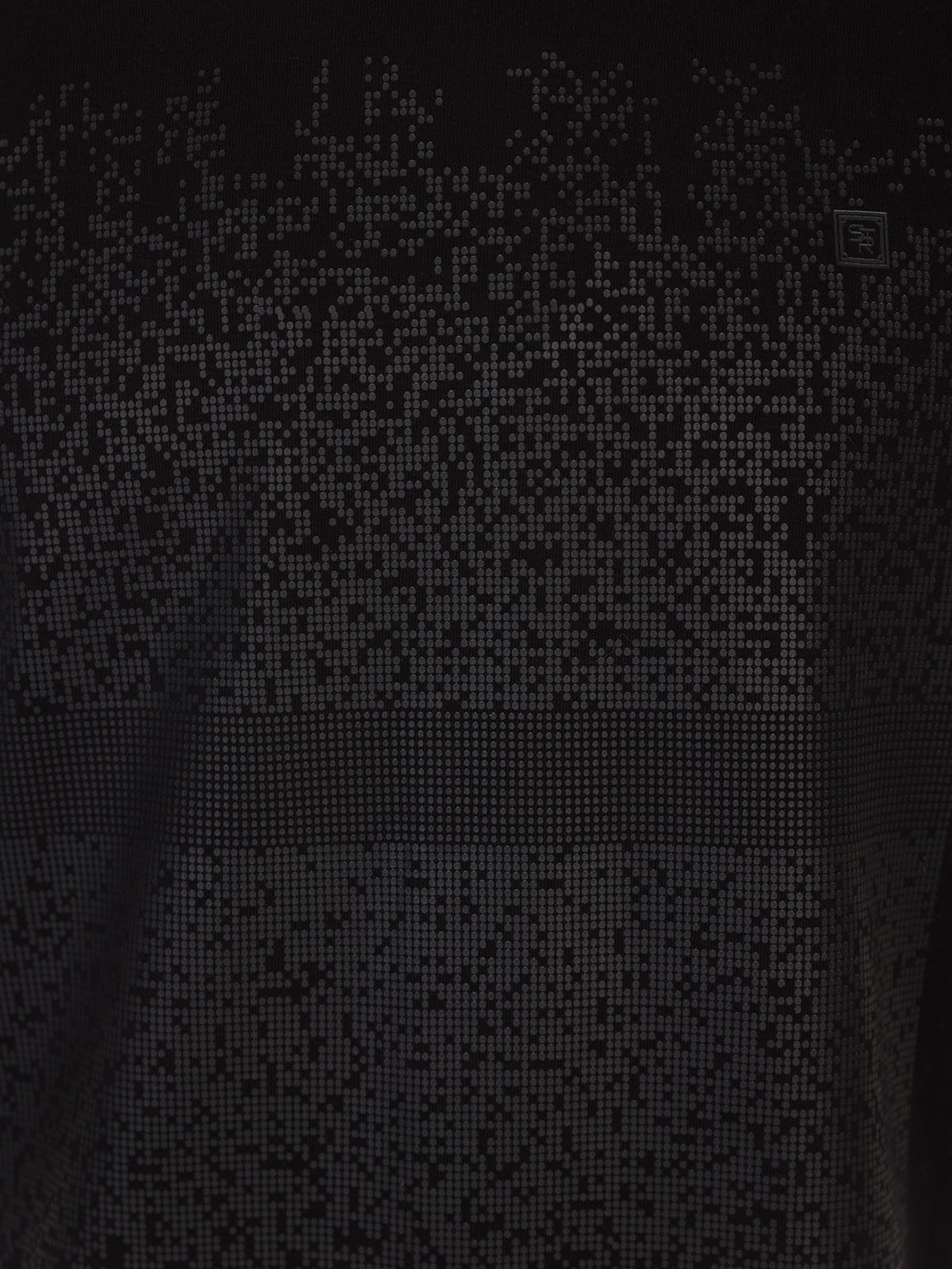 Тениска в черно с печат